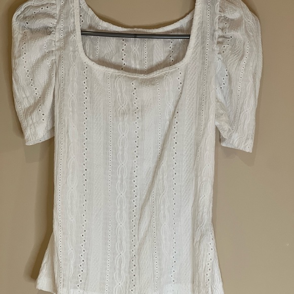 SHEIN privé summer eyelet embroidered square neck puff sleeve white tee - Picture 3 of 3